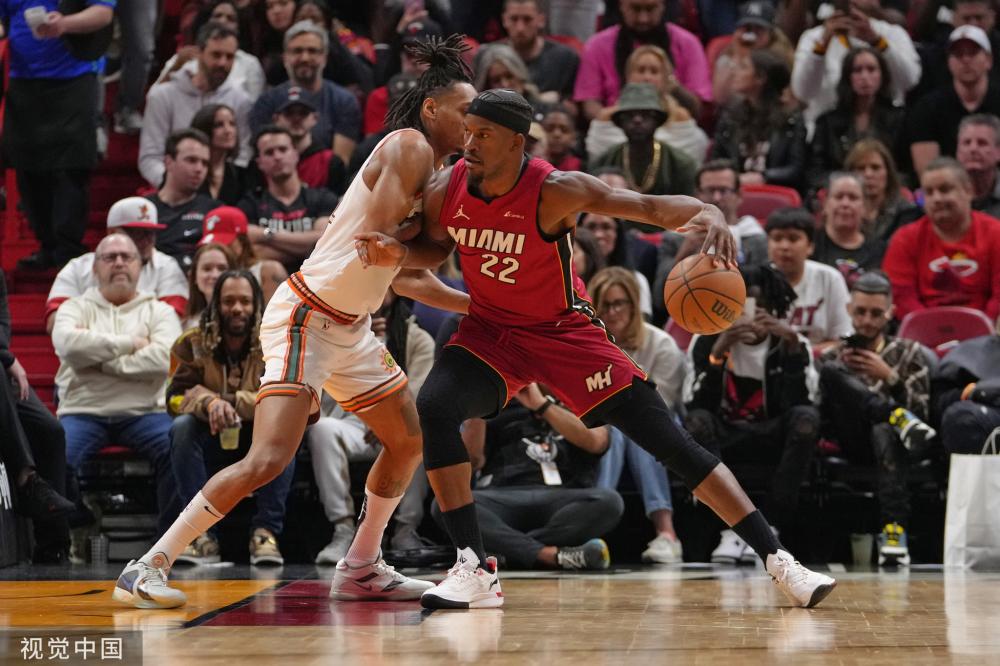 他指出哲凯 他指出哲凯